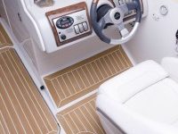 醸し出す高級感　プレジャーボート施工例紹介