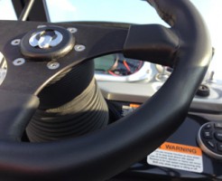 SCARAB 215 HO IMPULSE 内装：フロント編