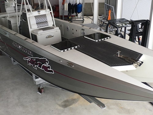 Jaguar37 Center Consoleに施工しました。