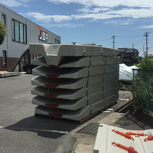 PWC用浮き船台　コネクタポート入荷！