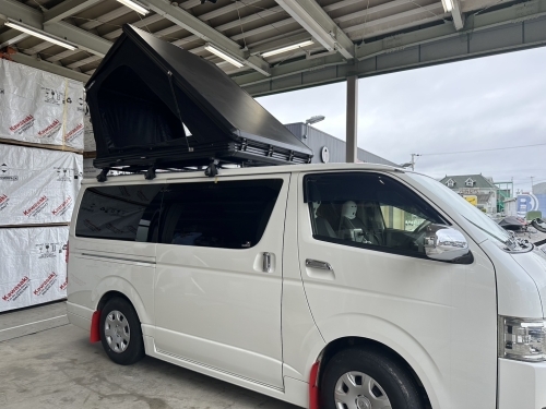 【ルーフテント取付事例】ハイエースバン