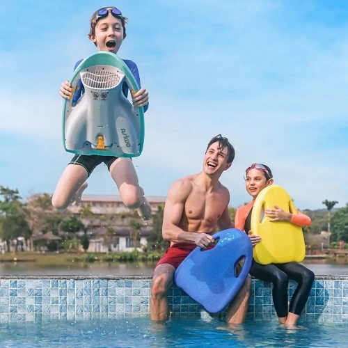 子どもでも安心して使える！水中スクーターASIWO「MAKO」