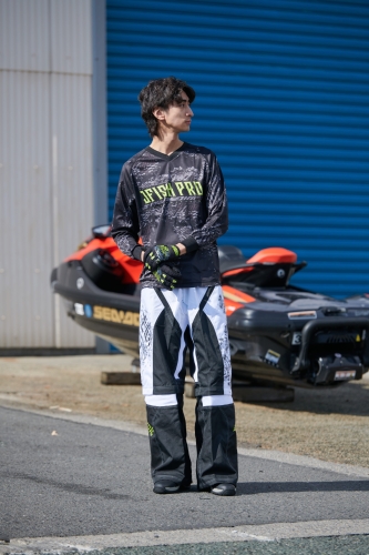 ただのラッシュガードじゃない！快適とスタイルを両立するエクストリームライダーシャツの魅力とは？