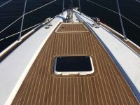 一年経っても色あせ劣化のしないチーク材