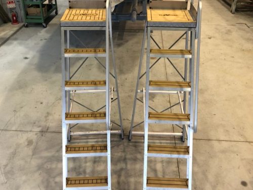 脚立にフレキシチーク！？