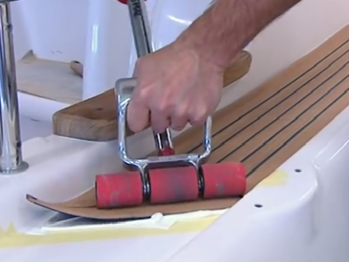 フレキシチーク貼付け作業の職人技